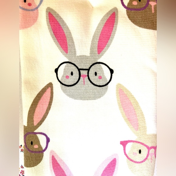 Set of 2 Easter Bunnies in Eyeglasses Kitchen Towels Springtime Smart Bunny - Picture 6 of 6